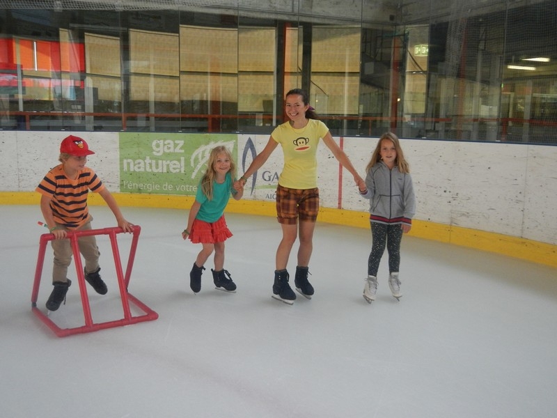 Village Camps International Summer Camp Leysin, Switzerland 2025-08-09 https://www.villagecamps.com/journals_admin/images/697-12-ice skating (34).jpg